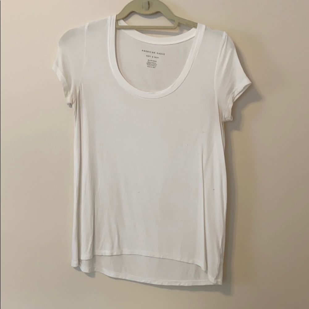 White soft and sexy American eagle t shirt